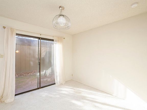 5th image of 2298 Sierra Blvd APT B