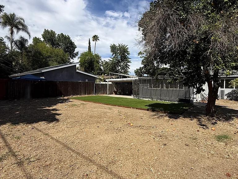 7309 Corbin Ave — Photo 7