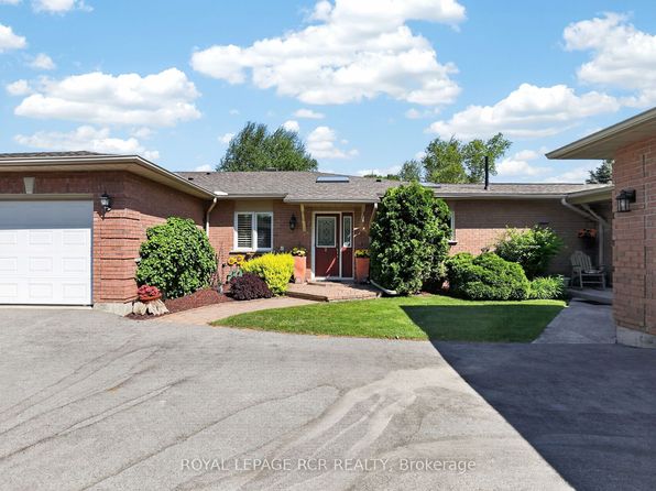 28 Reddington Dr #2, Caledon, ON L7E 0E4