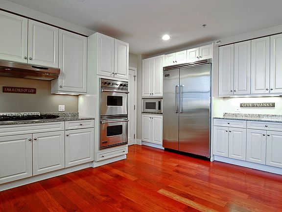 Custom Chef's Kitchen