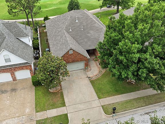 2nd image of 3404 N Battle Creek Dr