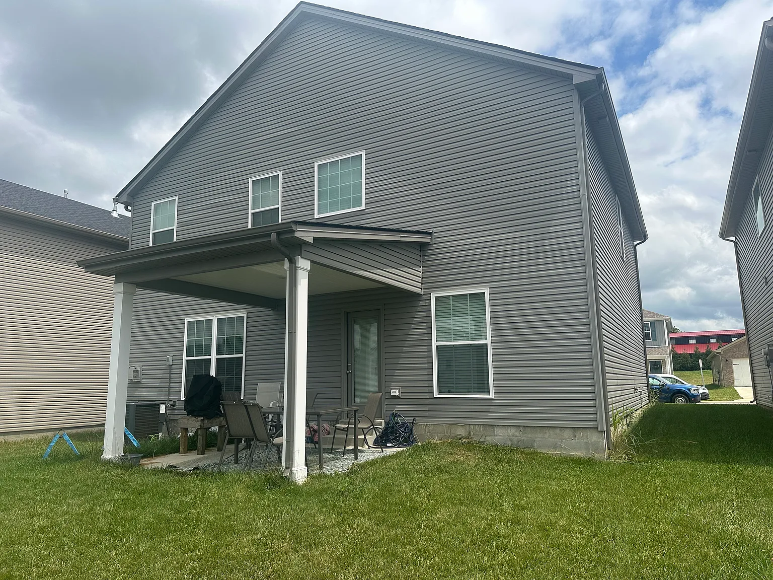 4 bed, 2.5 bath, 2336 sqft, $2,600 — Photo 4