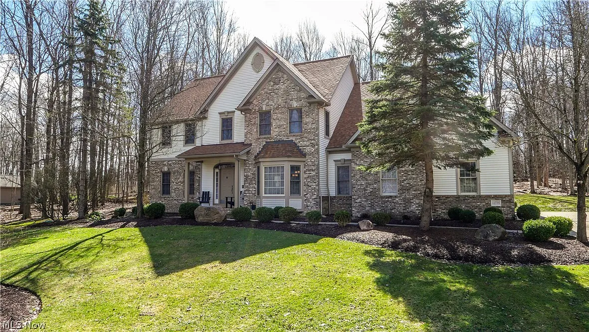 11779 Derbyshire Ln photo 1