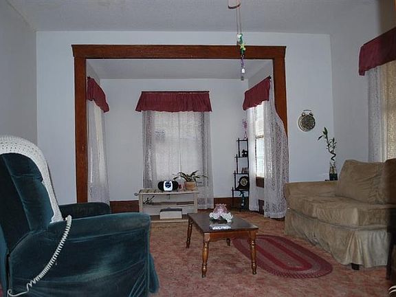 4th image of 411 N Burrington Avenue