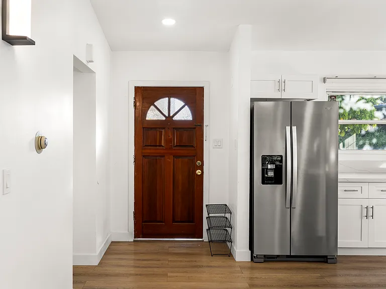 1019 W Pine St — Photo 10