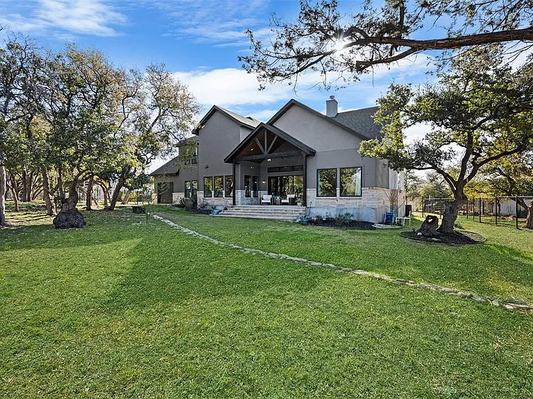 316 Stockman Dr — Photo 14