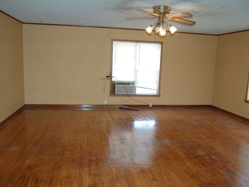 Living Room - Hardwood Floors