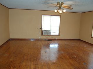 310 Hawkins Ave, Huntsville, AR 72740