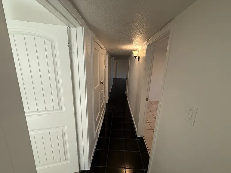 2921 W Moreland St — Photo 13
