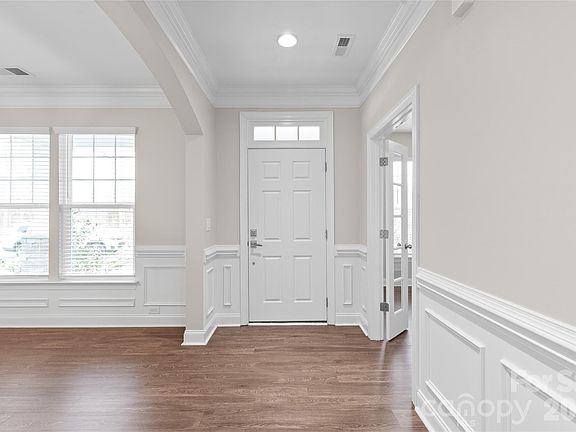 2nd image of 3017 Woodlands Creek Dr