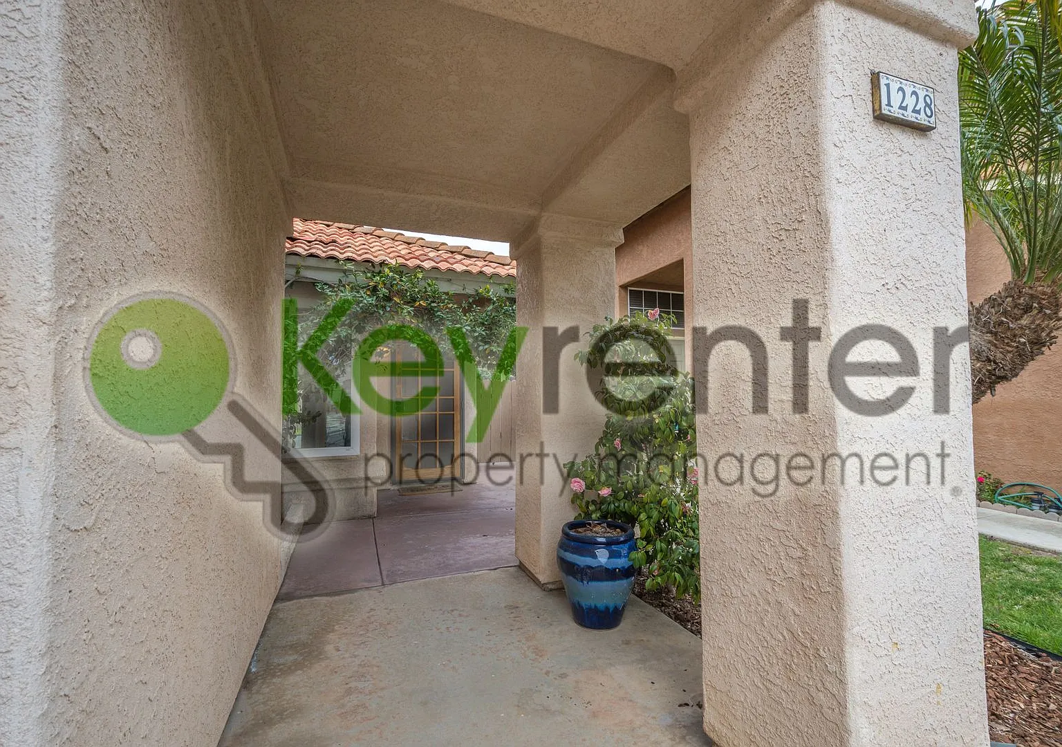 Beautiful Single Story Detached Home in the highly desired San Marcos — Photo 2