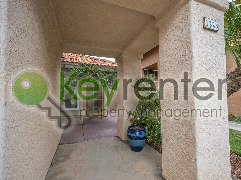 1228 Corte Dulce — Photo 2