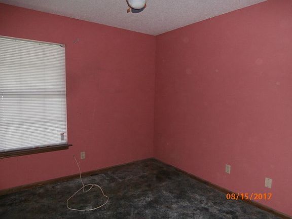 3rd image of 667 Pineview Ln NE