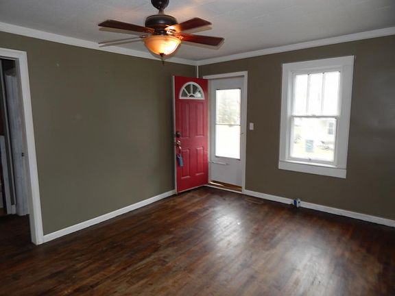 3rd image of 535 Cedar St