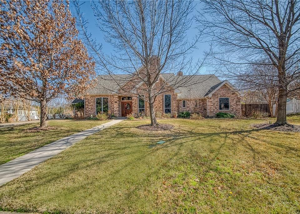 1st image of 1309 Crest Dr