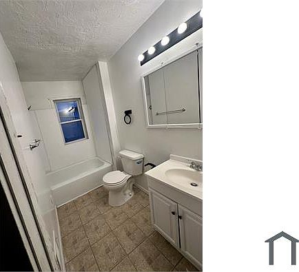 4th image of 3706 E 131st St #2