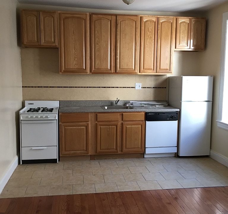 1st image of 2562 41st St #C3