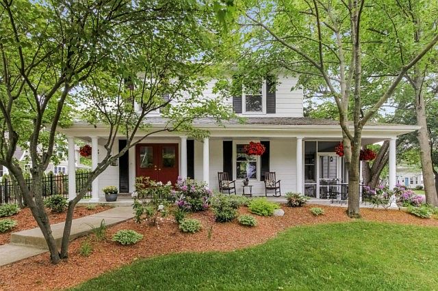 1st image of 2466 Lake Dr SE