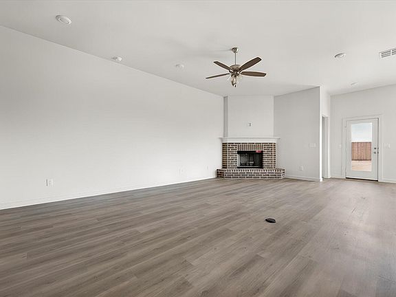 4th image of 701 E 21st St