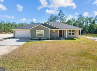 192 Hummingbird Ln, Jesup, GA 31545