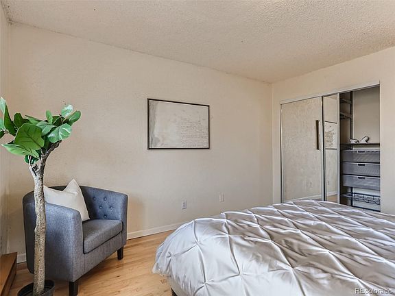 5th image of 1410 N York St APT 37