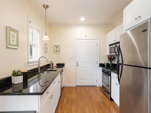5th image of 131 Green St Unit 107