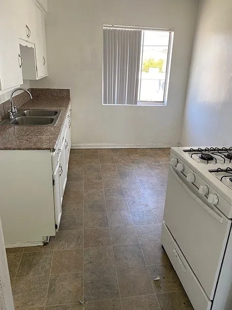 Floor plan Studio. 1 Bath. 0 Half