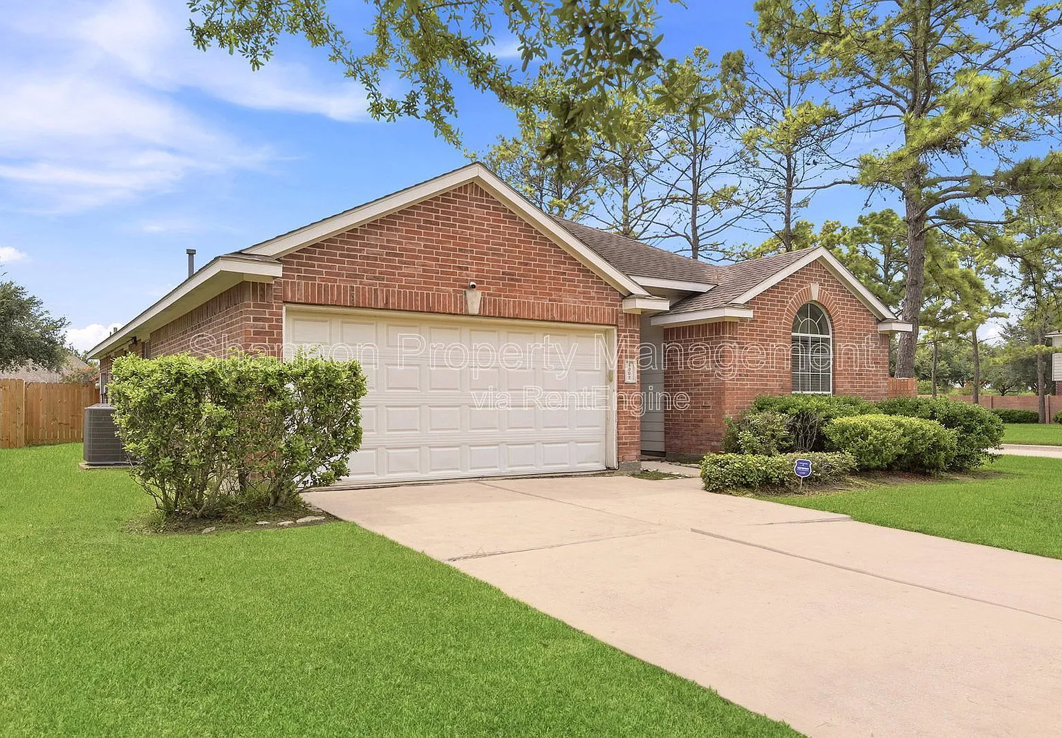 3 bed, 2.0 bath, 1820 sqft, $2,300 — Photo 1