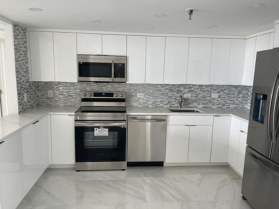 3rd image of 20505 E Country Club Dr APT 637