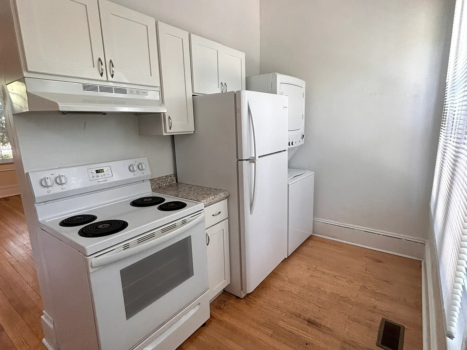 3 bed, 1.5 bath, $1,825 — Photo 4