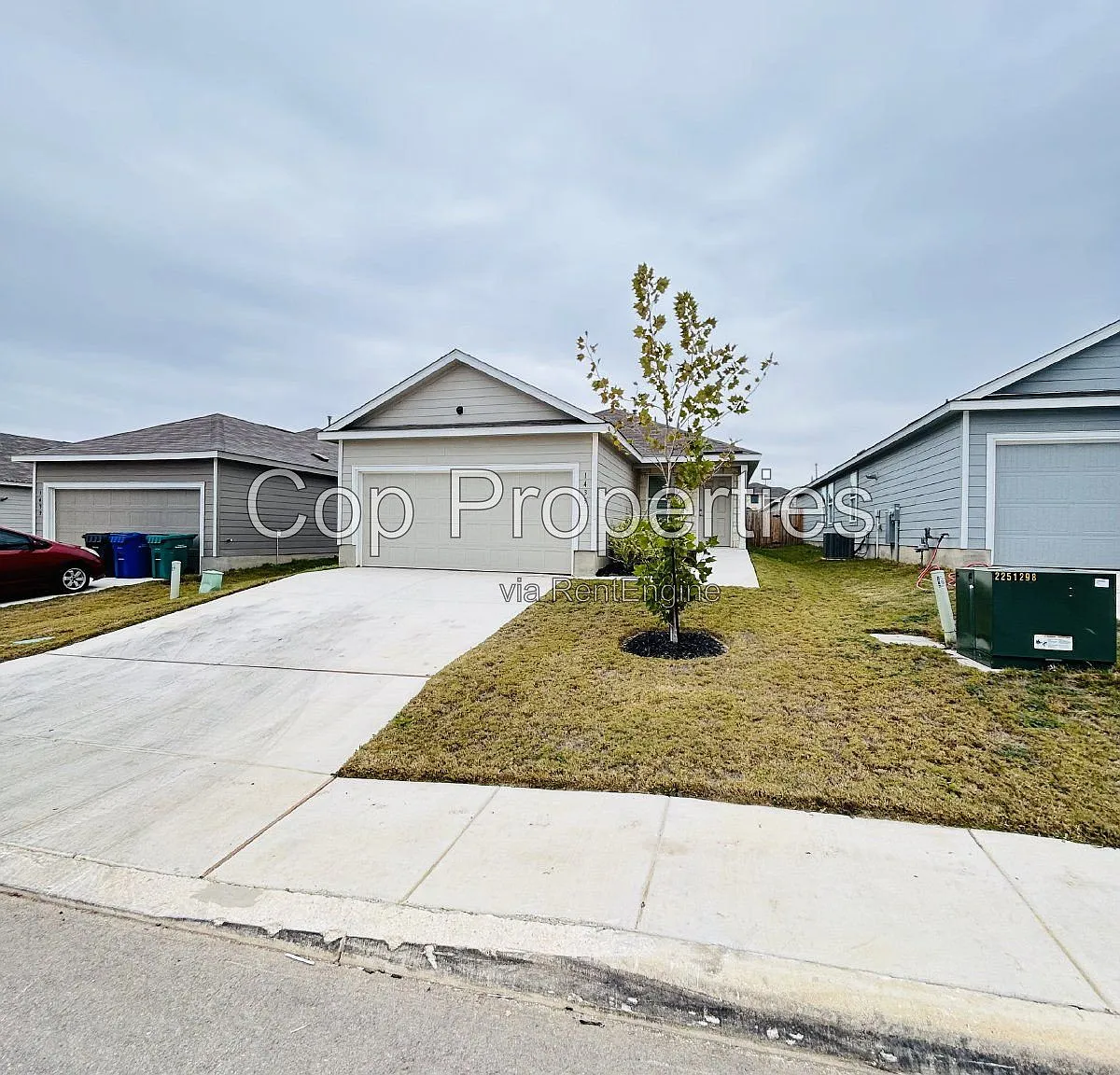3 bed, 2.0 bath, 1450 sqft, $1,695 — Photo 2