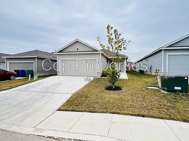 1435 Riojas Rd — Photo 2