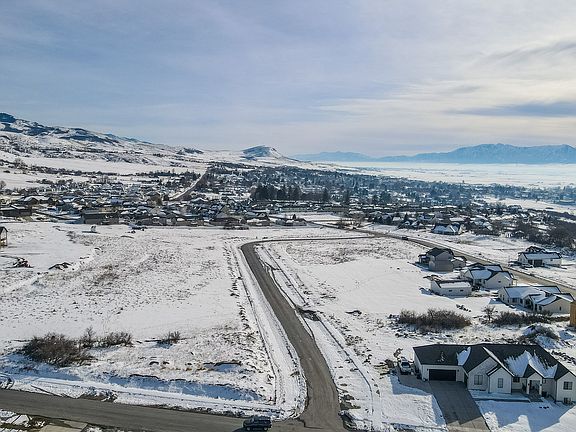 3rd image of 681 N Cherry Ridge Ln