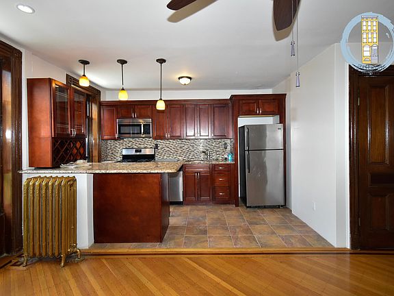 2nd image of 1183 Dean St #4