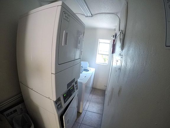 2nd image of 1630 Jefferson Ave APT 105