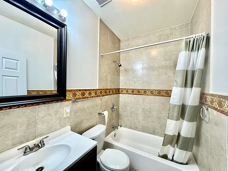 439 N 13th St #3C — Photo 14
