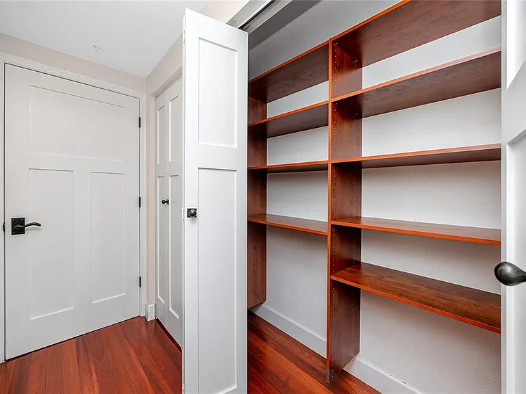 920 N Shore Dr NE — Photo 32