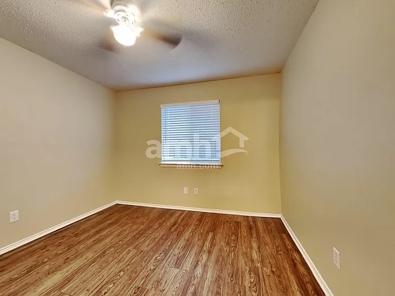 1105 Warrington Way — Photo 18