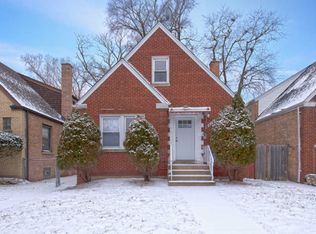 8418 S Bennett Ave, Chicago, IL 60617