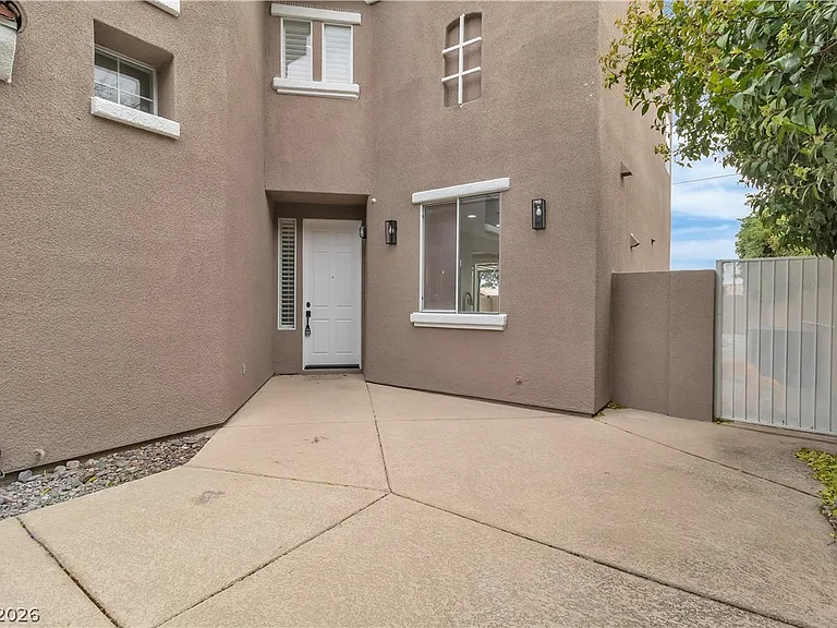1712 Estrella St — Photo 6
