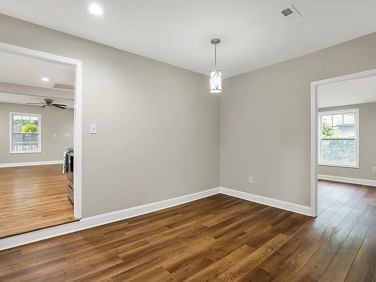 13 Pinehurst St — Photo 12