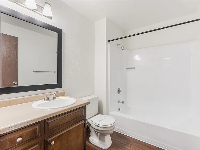 Rockwood Park Apartments — Photo 11