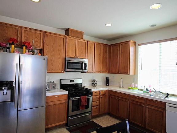 5th image of 2404 S Mountainside Dr