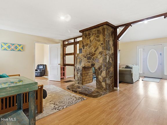 3rd image of 305 N 22nd Street
