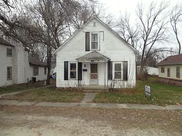1st image of 819 E North St
