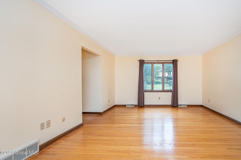 5th image of 2126 Orchard Park Drive