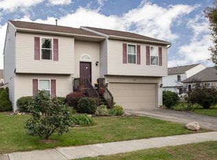 527 Dover Pond Dr, Blacklick, OH