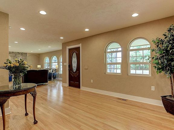 3rd image of 130 Monaco Pkwy