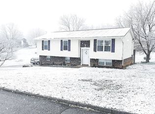 3626 Halifax Cir, Morristown, TN 37813