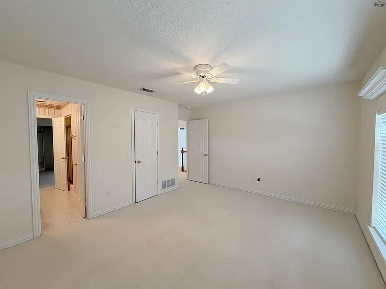 4506 Hollow Ridge Dr — Photo 20